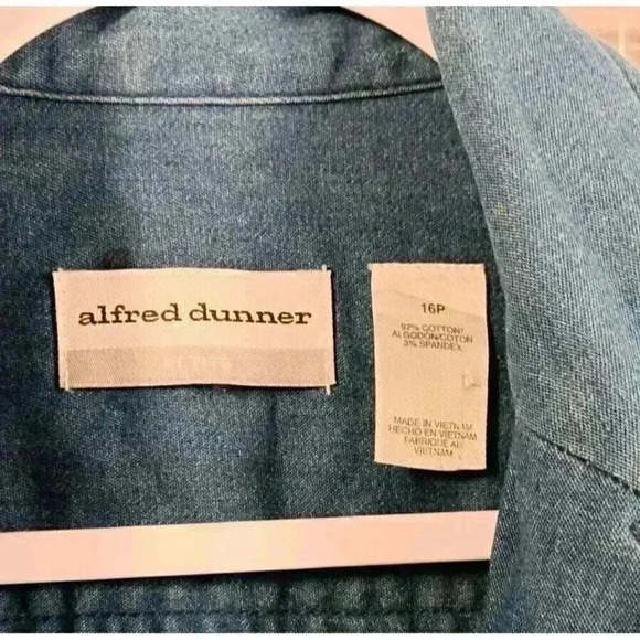 Alfred Dunner Top Womens 16P Chambray Floral Embroidered Button Up Short Sleeve - Picture 4 of 6
